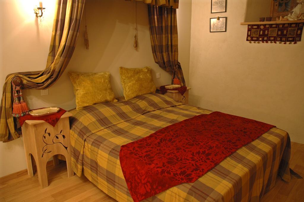 Manoir De La Branche Bed & Breakfast Maen Roch Exterior foto