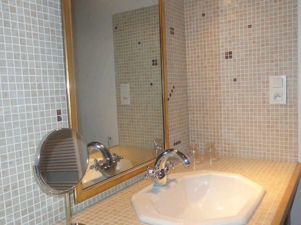 Manoir De La Branche Bed & Breakfast Maen Roch Exterior foto