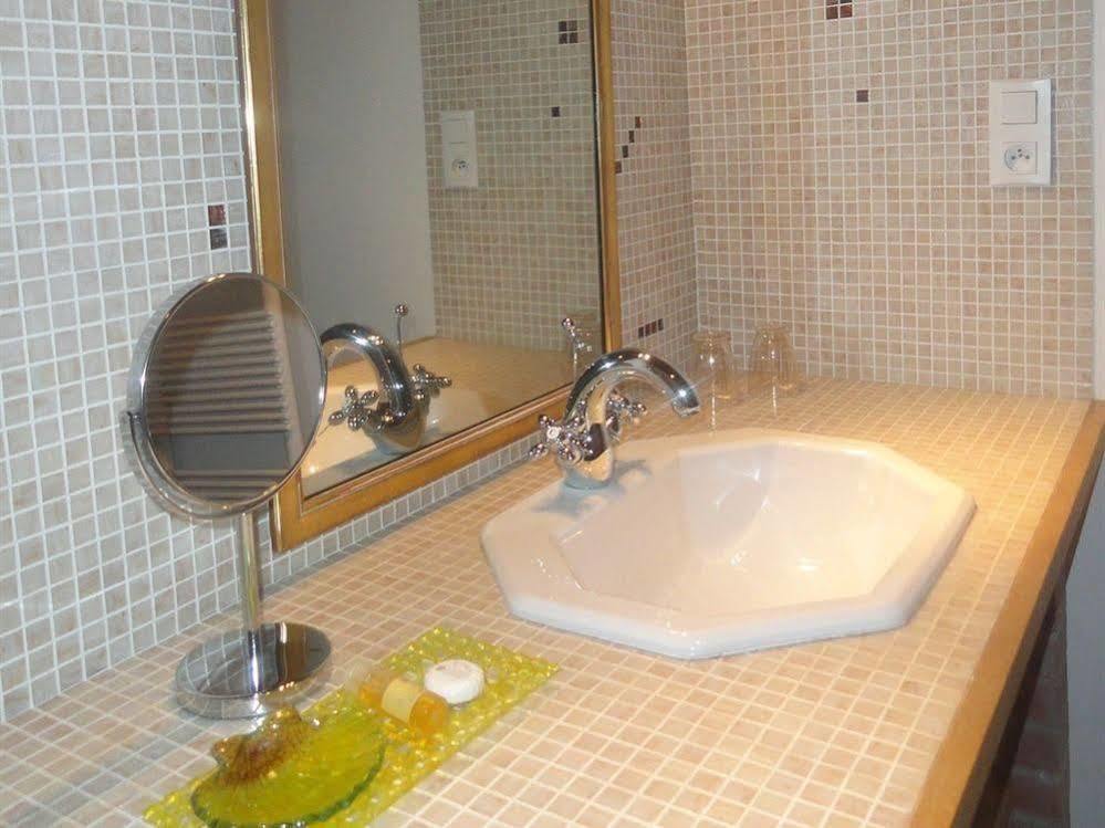 Manoir De La Branche Bed & Breakfast Maen Roch Exterior foto